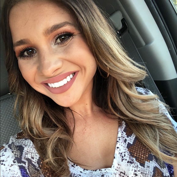 Meet your Posher, Rebecca - Picture 1 of 1